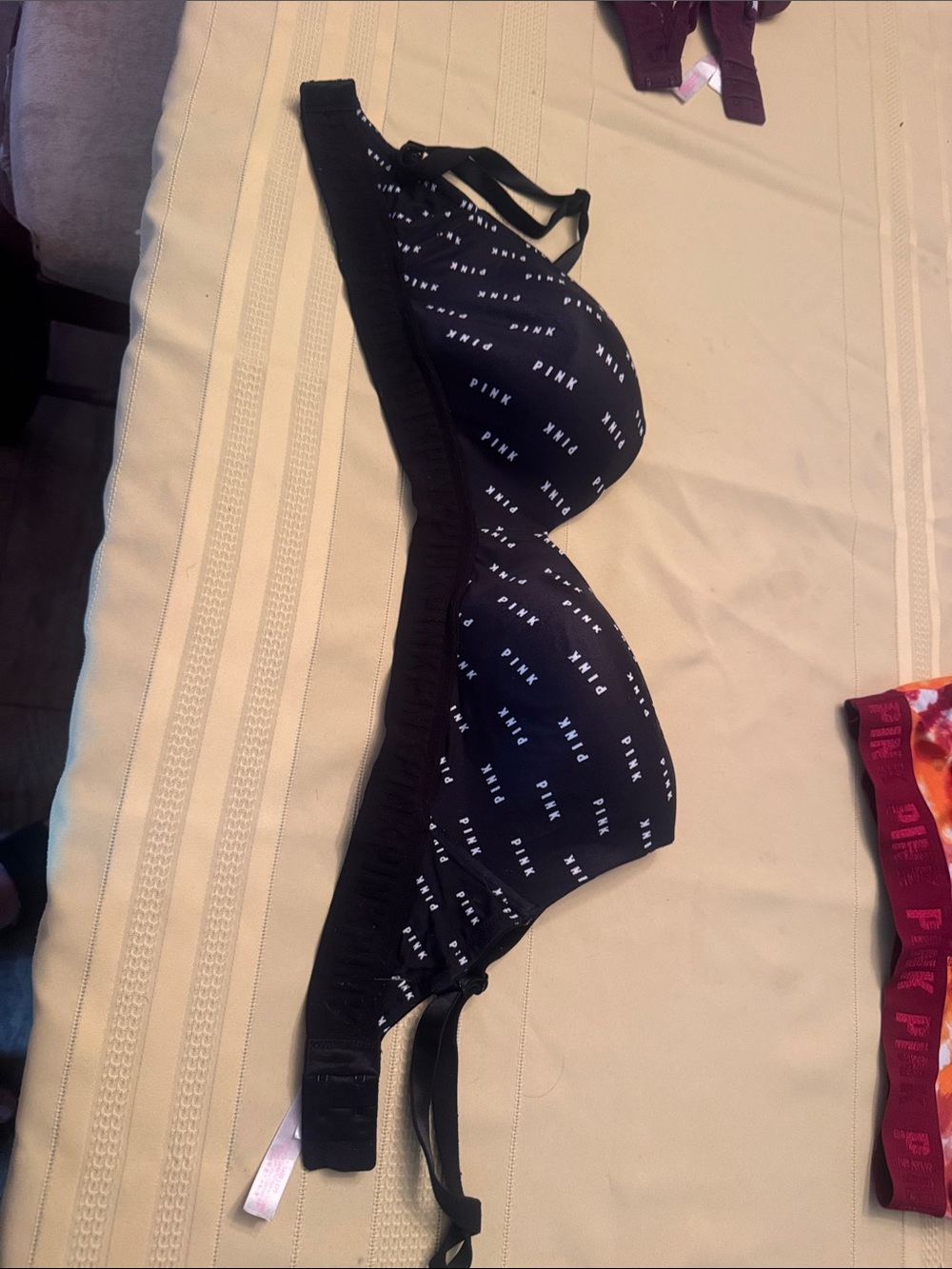 PINK Victoria's Secret Black Logo-Print T-Shirt Bra
